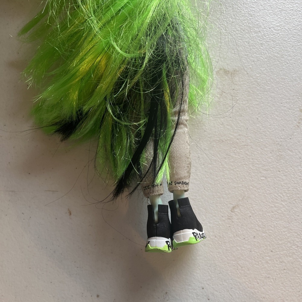 Rainbow High Harley Limestone Shadow Vision Articulated Doll Neon Green & Black - Picture 6 of 6